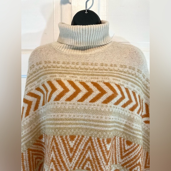 MARINA V PARIS PONCHO - Picture 7 of 10